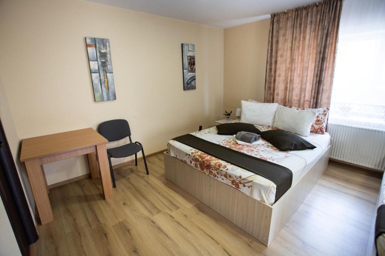 Hotel Daddy House à Turda Extérieur photo